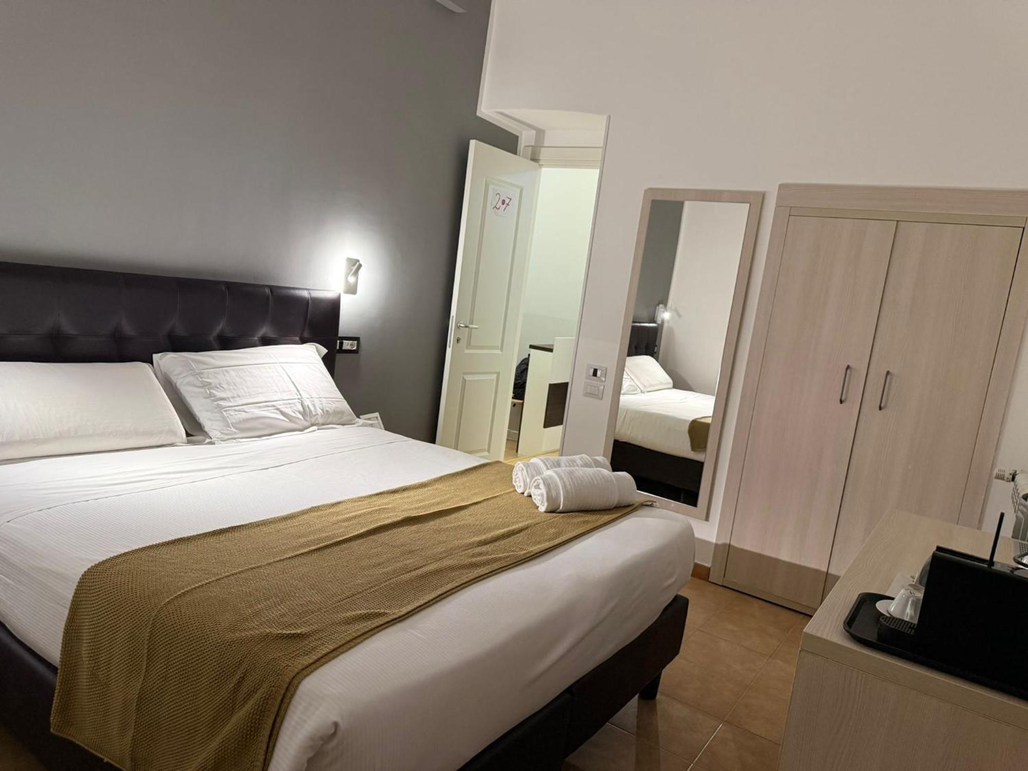 Conte Guesthouse Рим Экстерьер фото