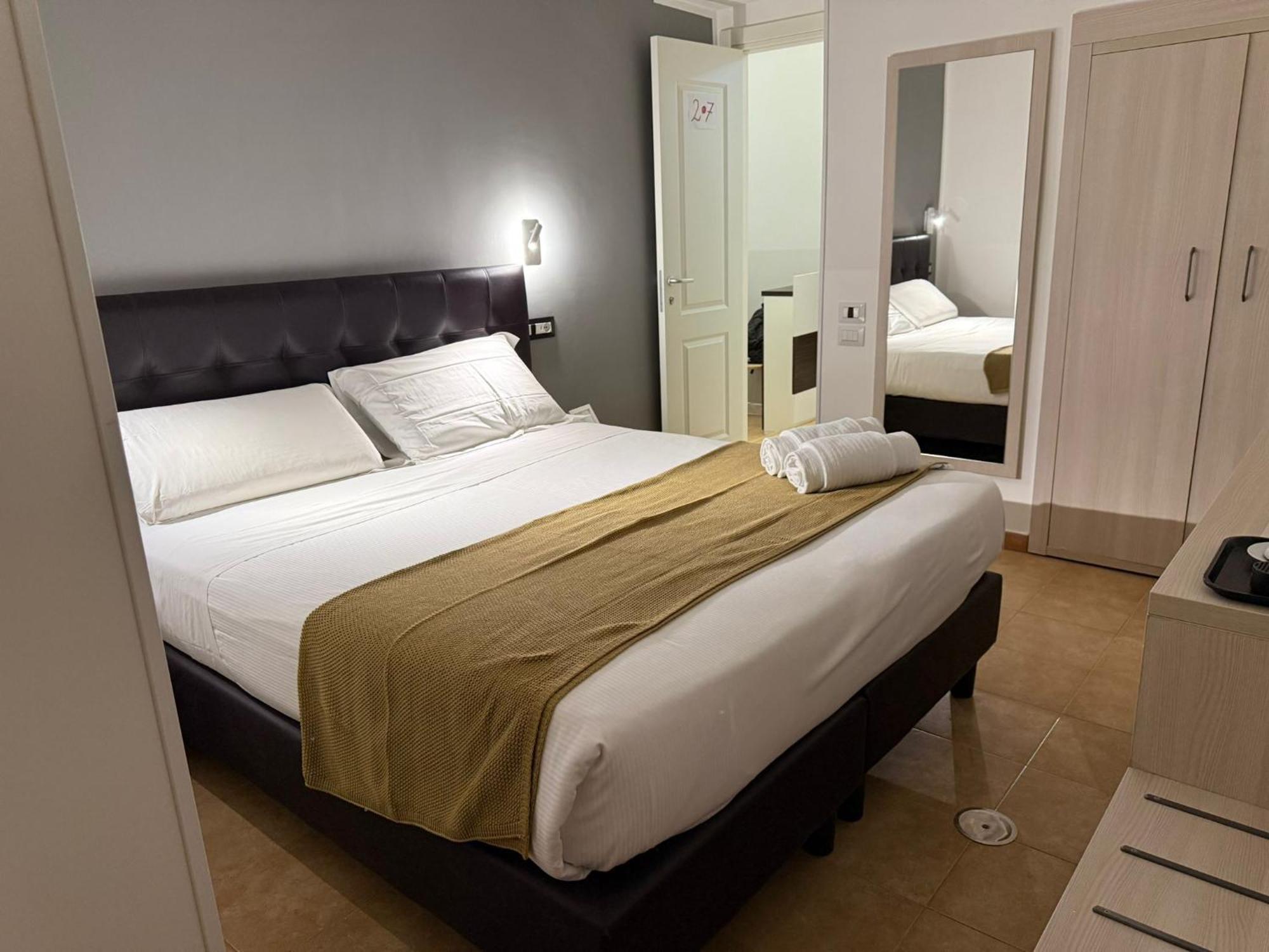 Conte Guesthouse Рим Экстерьер фото